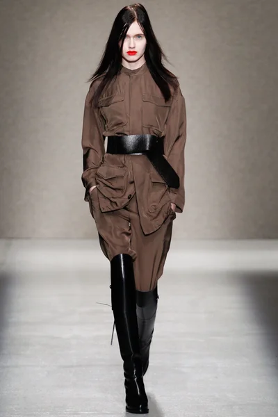 Look 11